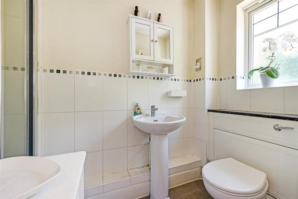 En Suite Shower Room