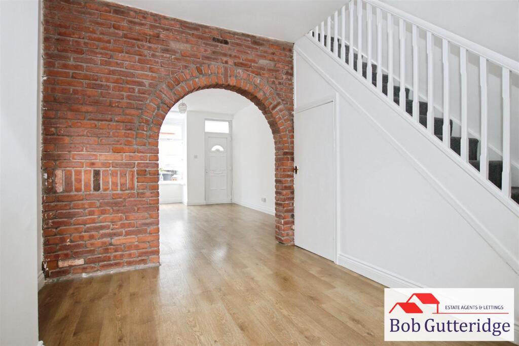 SEPARATE DINING AREA