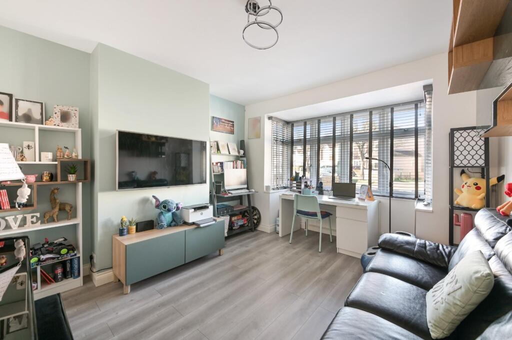 MATLOCK CRESENT (8).jpg