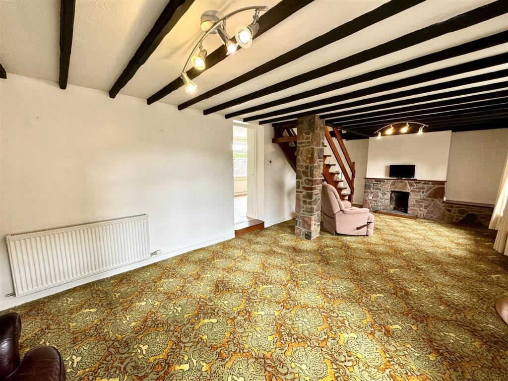 SITTING ROOM