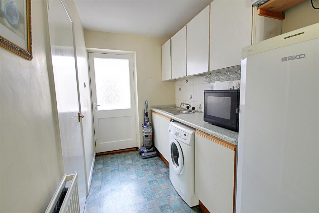 Utility Room.JPG