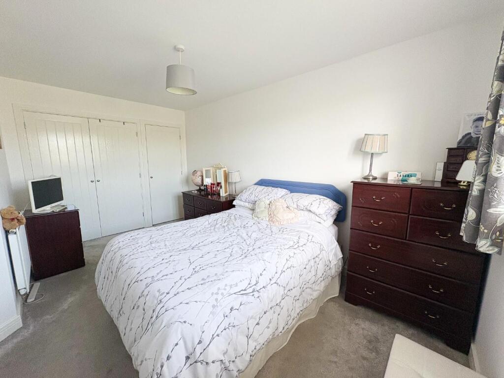 Guest Bedroom 2.jpg