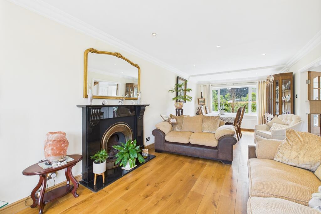 CAM03162G0-PR0301-STILL030