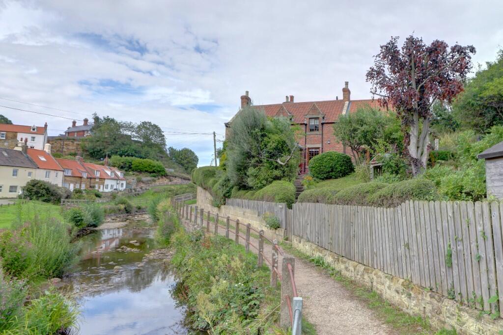 House and Stream
