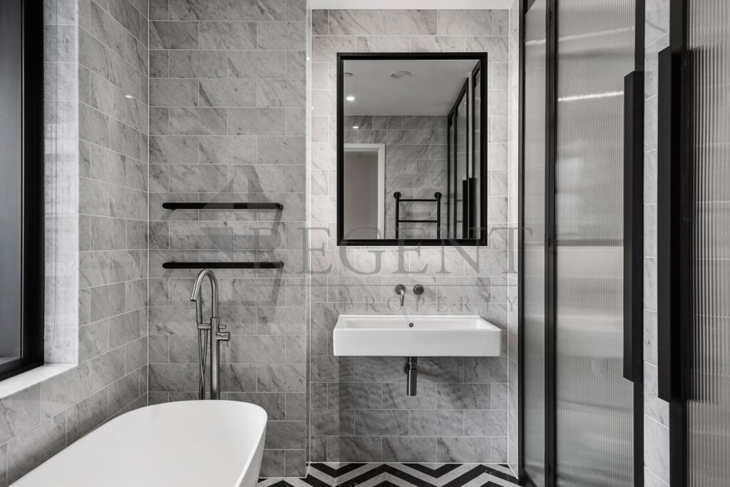 Main ensuite