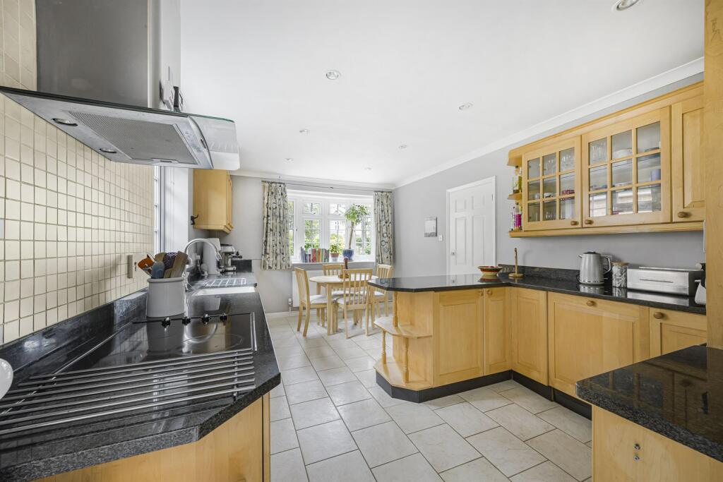 Kitchen/Breakfast Ro