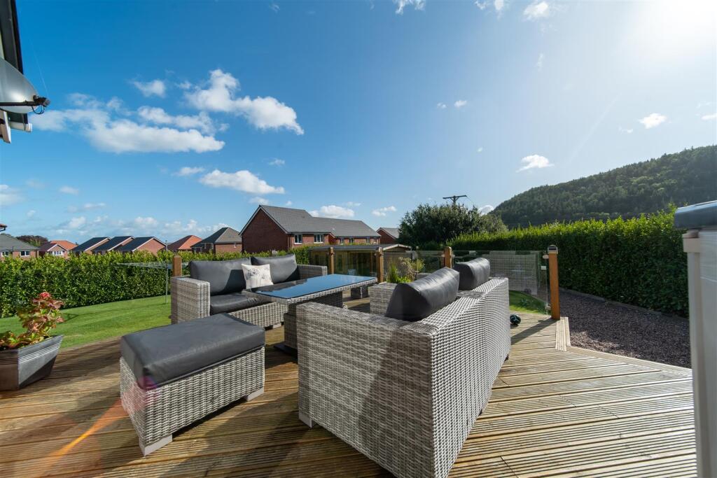 Terrace 2.jpg