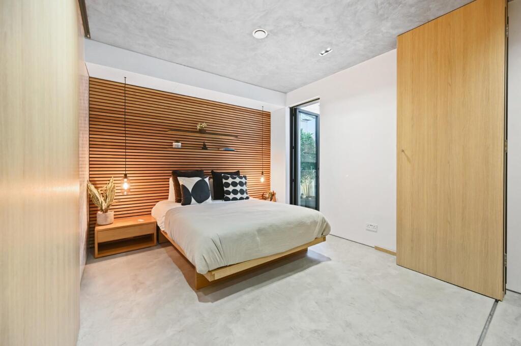 windmill road- bedroom
