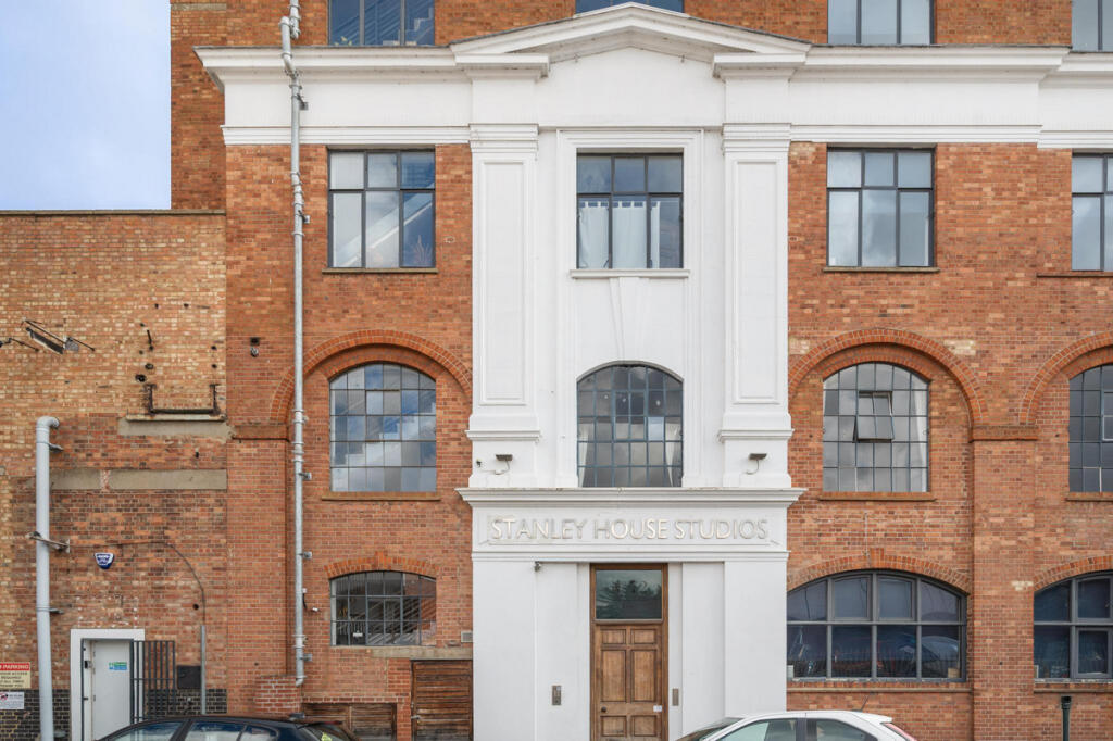 Stanley Gardens, London, W3
