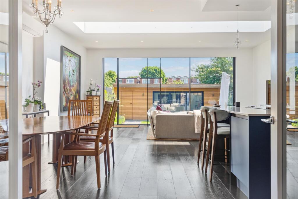 Abinger Road, W4 - FOR SALE