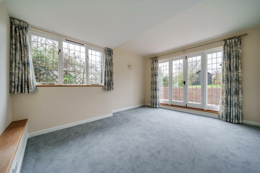 Sitting room.jpg