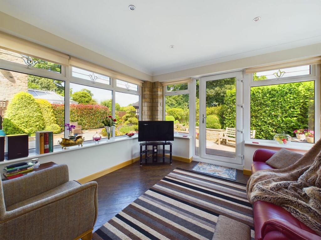 Kitchen / dining room / sunroom