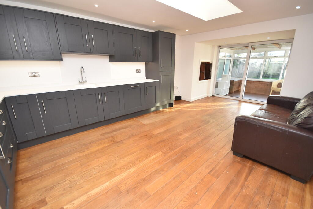 Kitchen/Family Ro...