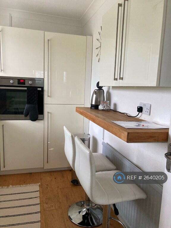 Breakfast Bar In The Kitchen