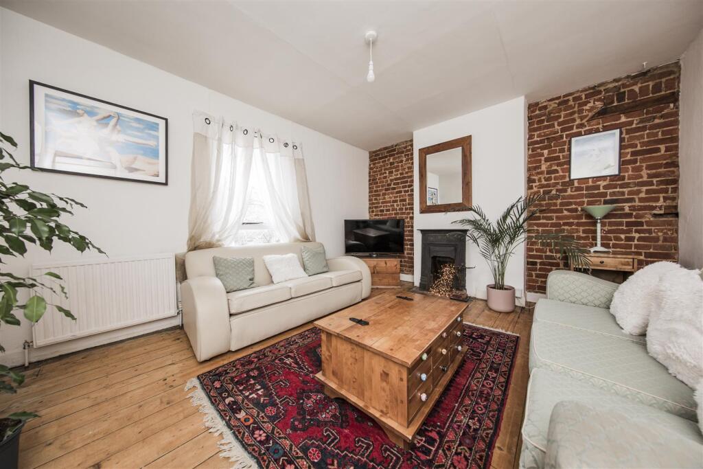 Upstairs Lounge / Bedroom