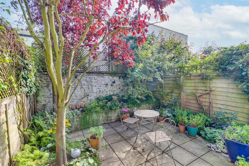 Priory Road, W4 - FOR SALE