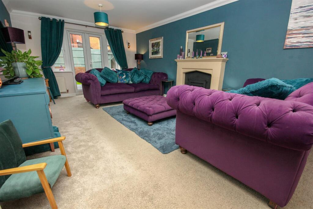 Lounge...jpg