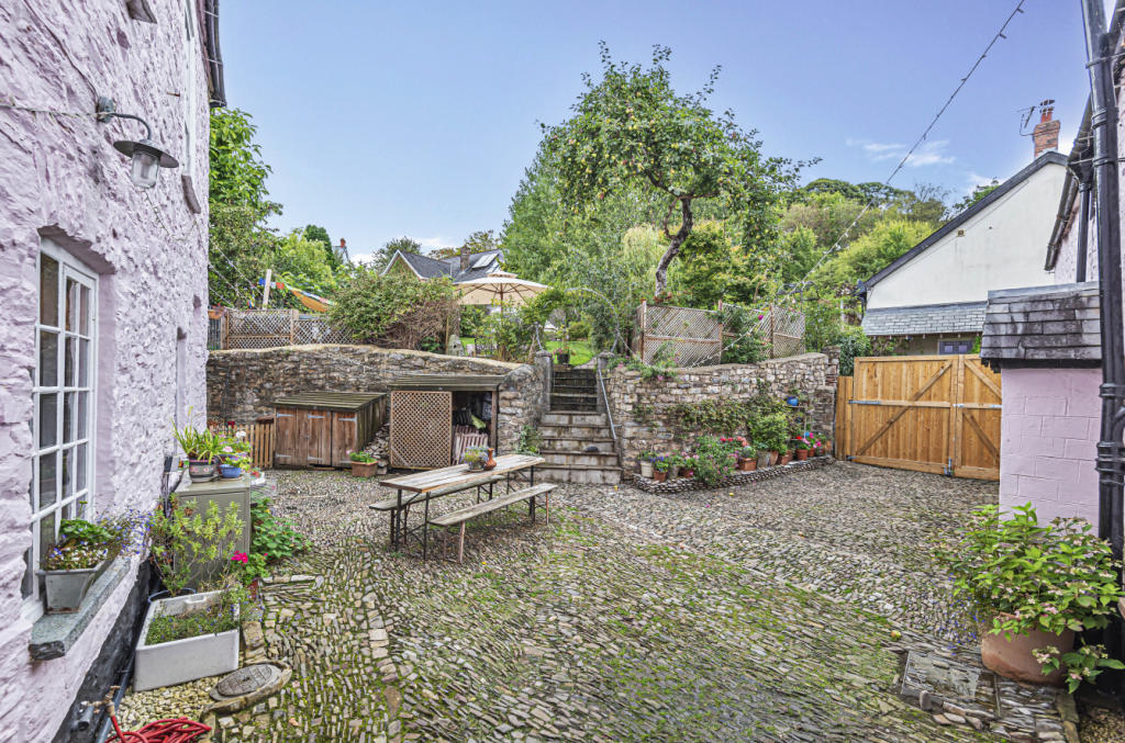 Bampton, Seddons