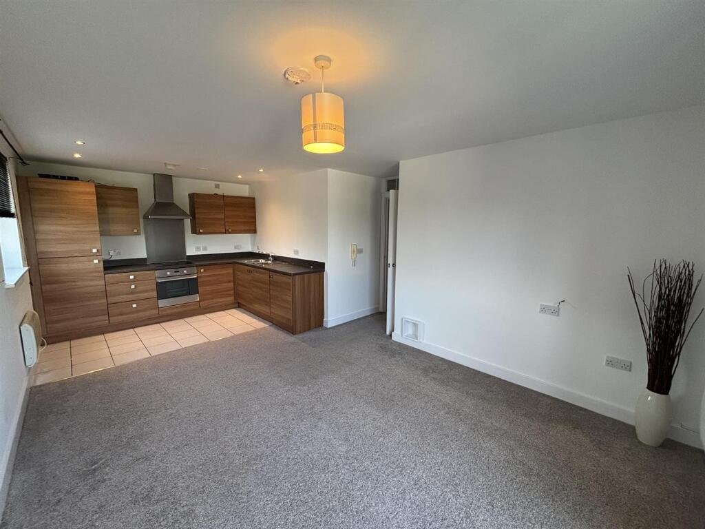 Lounge Kitchen