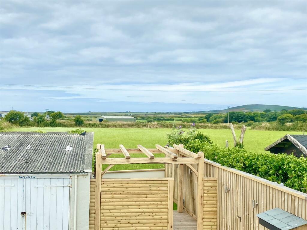 Garden, Garage, Parking &amp; Views