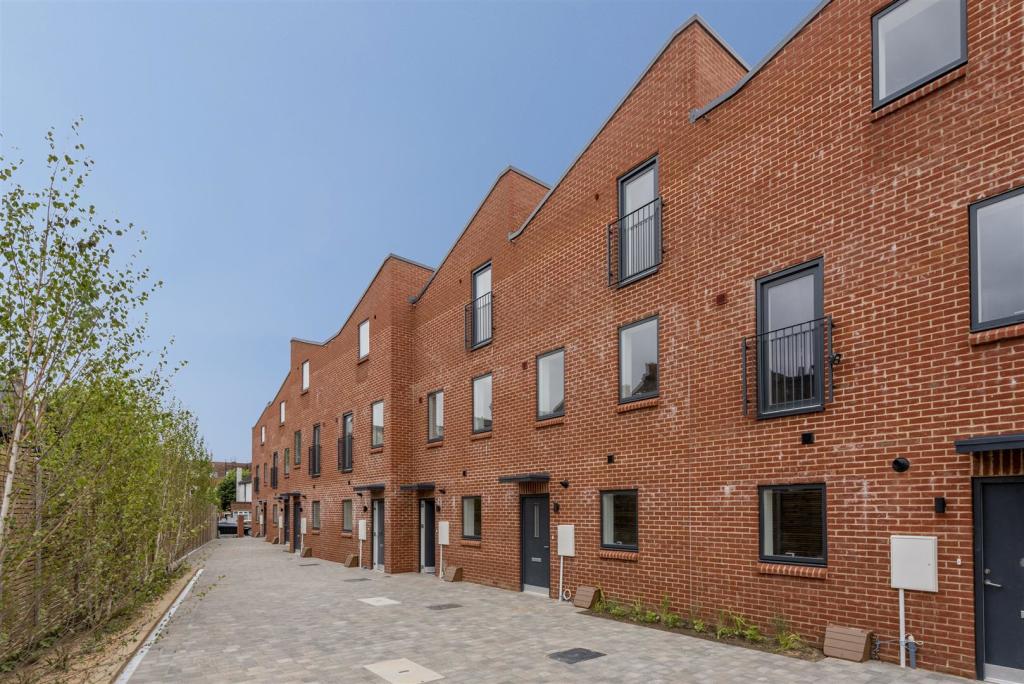 Bellingham Mews Ph27.jpg