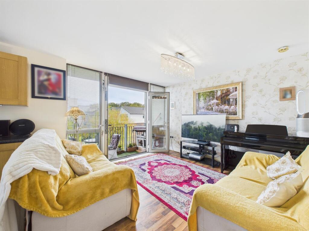 OPEN PLAN LIVING/DINING/KITCHEN