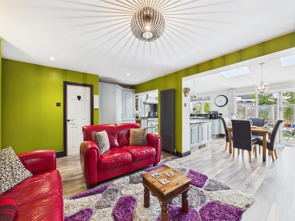 Open plan kitchen/lounge/diner