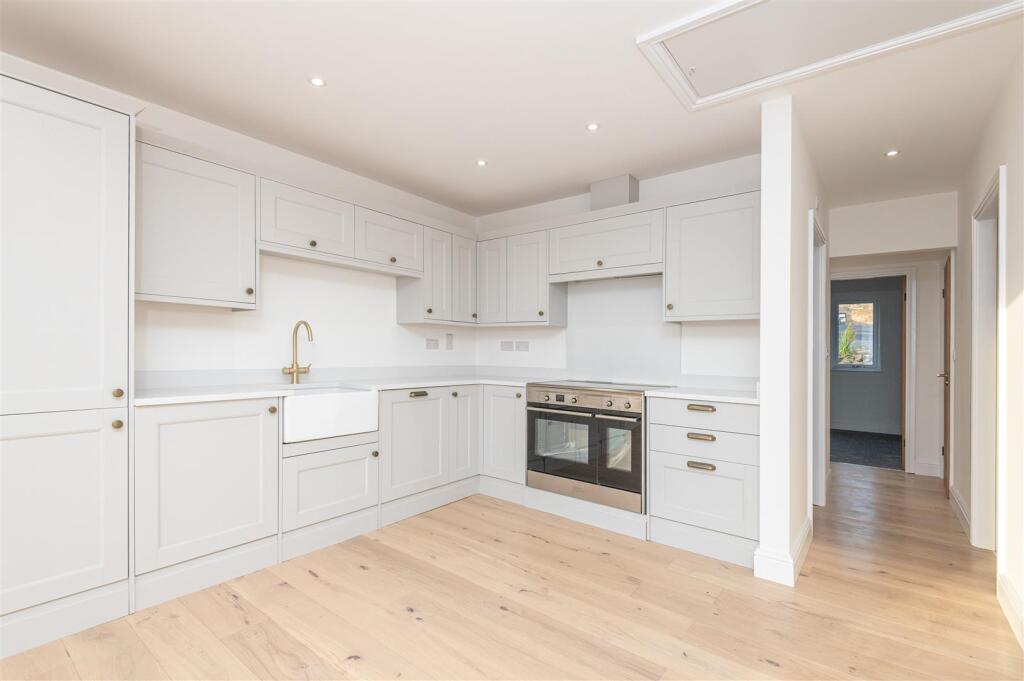 38 - 99B Knowl Road WF14 9RQ.jpg