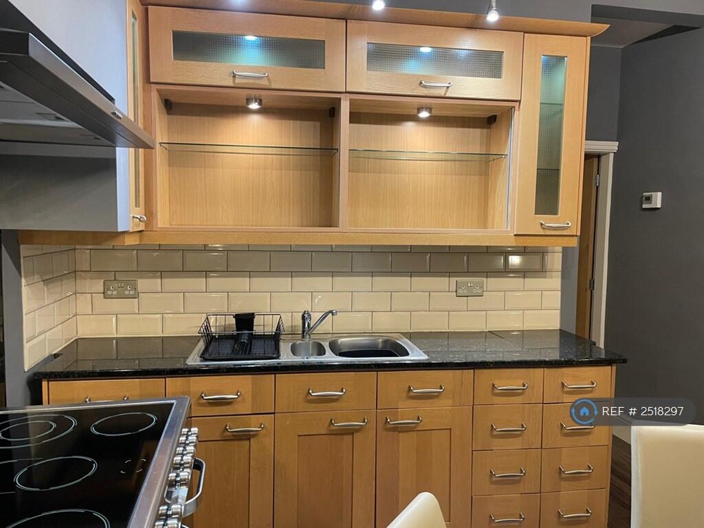 Dining/Kitchen 