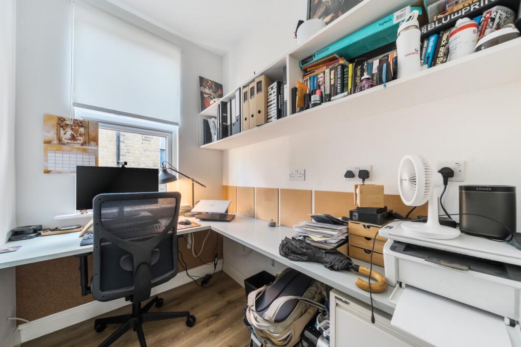 1318039-23-686d48...