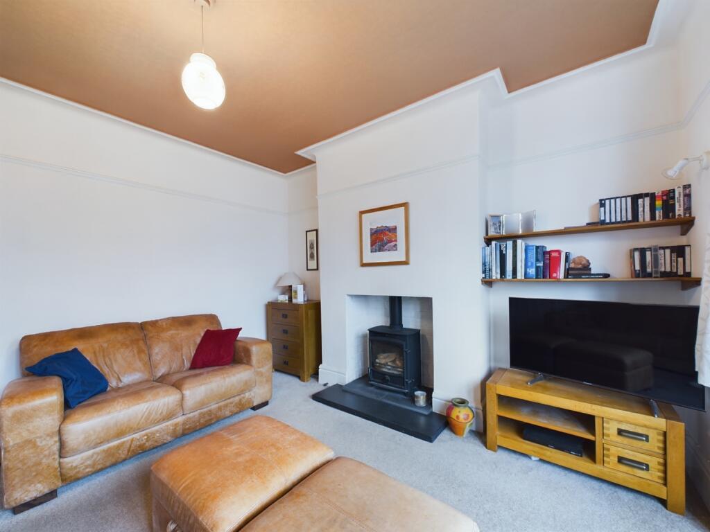 CAM02386G0-PR0110-STILL003