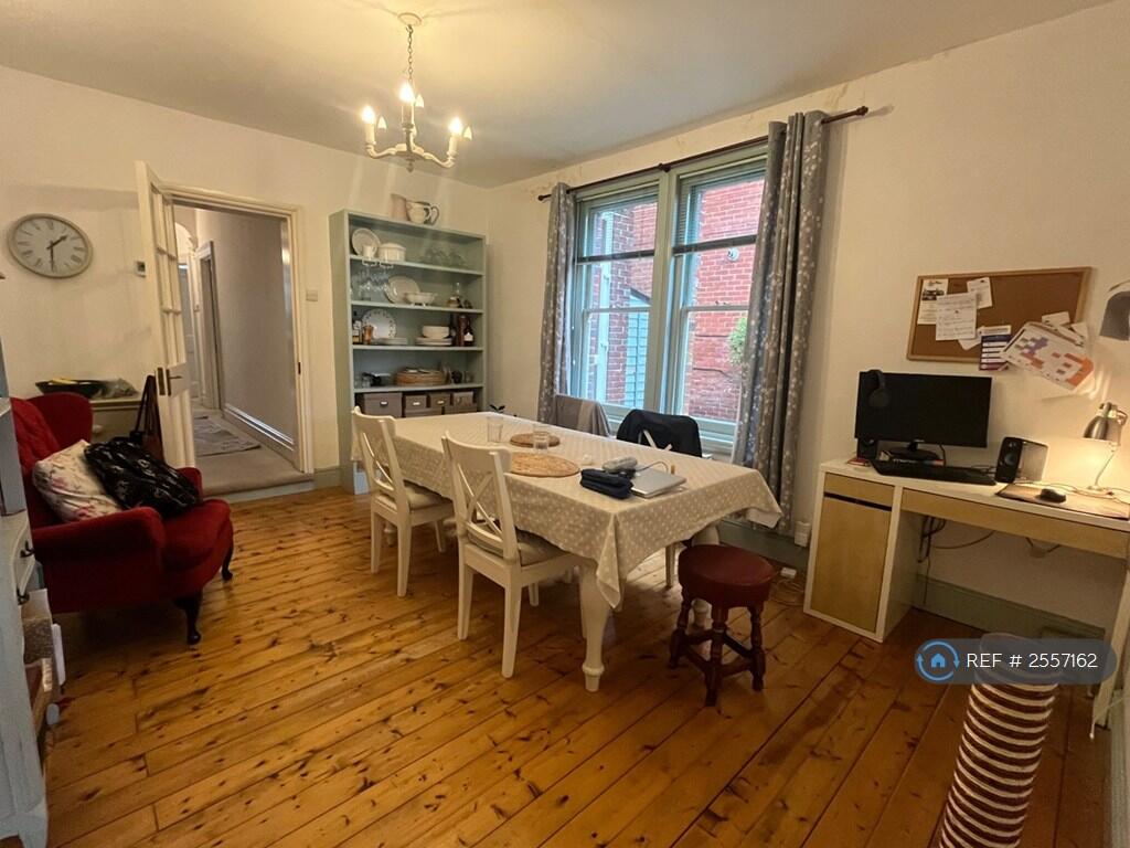 Family Room  / Dining Area