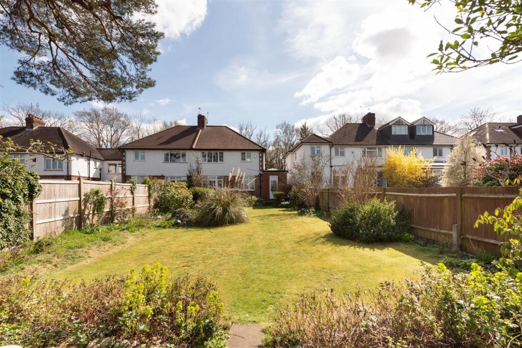 Queen Elizabrth Dr 6.jpg