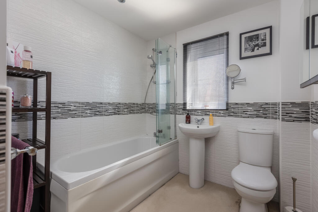 Greengage Close 8 Bathroom