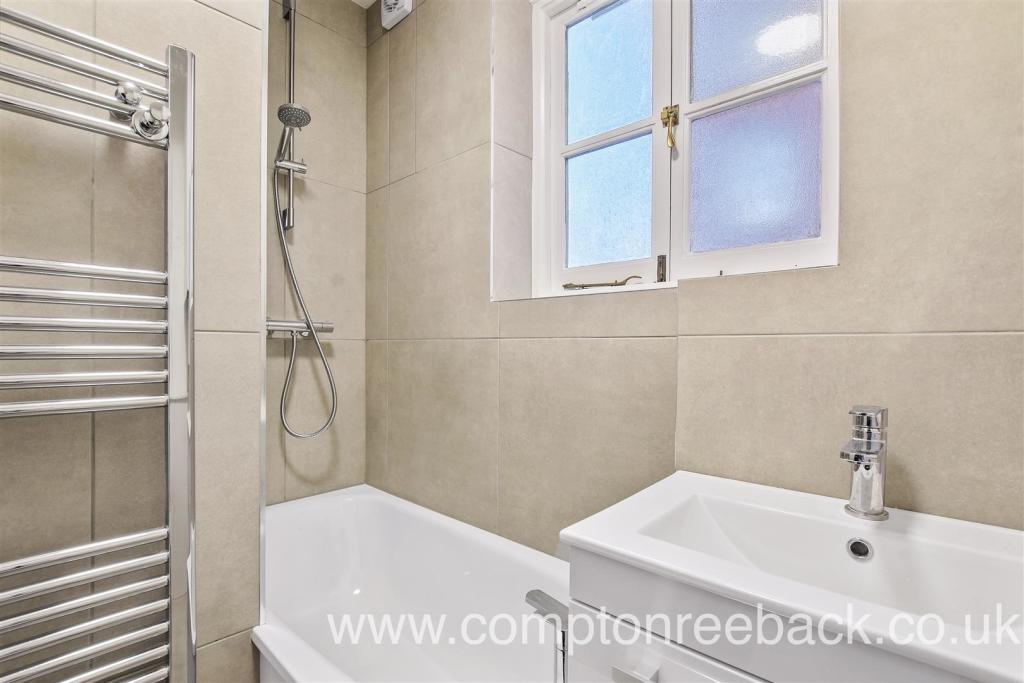 Scott Ellis Gdns - Bathroom 2 -Original (3).jpg