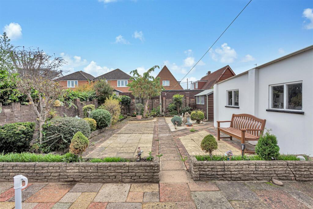 Ripston Way Bedroom Garden2.jpg