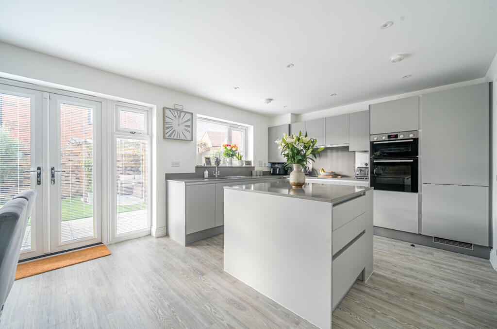 1361236-13-68ff80...