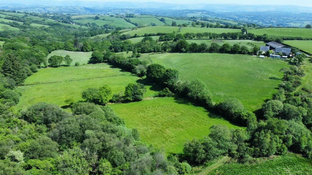 dji_fly_20240602_152156_220_1717338179809_photo_op