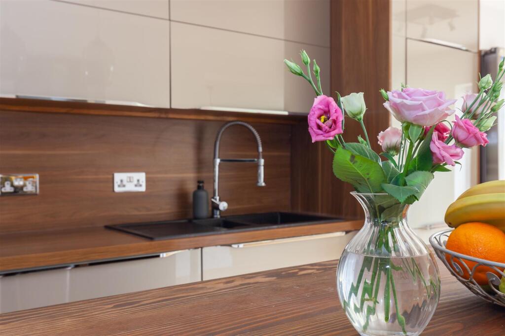 Kitchen - Breakfast Room 3.jpg