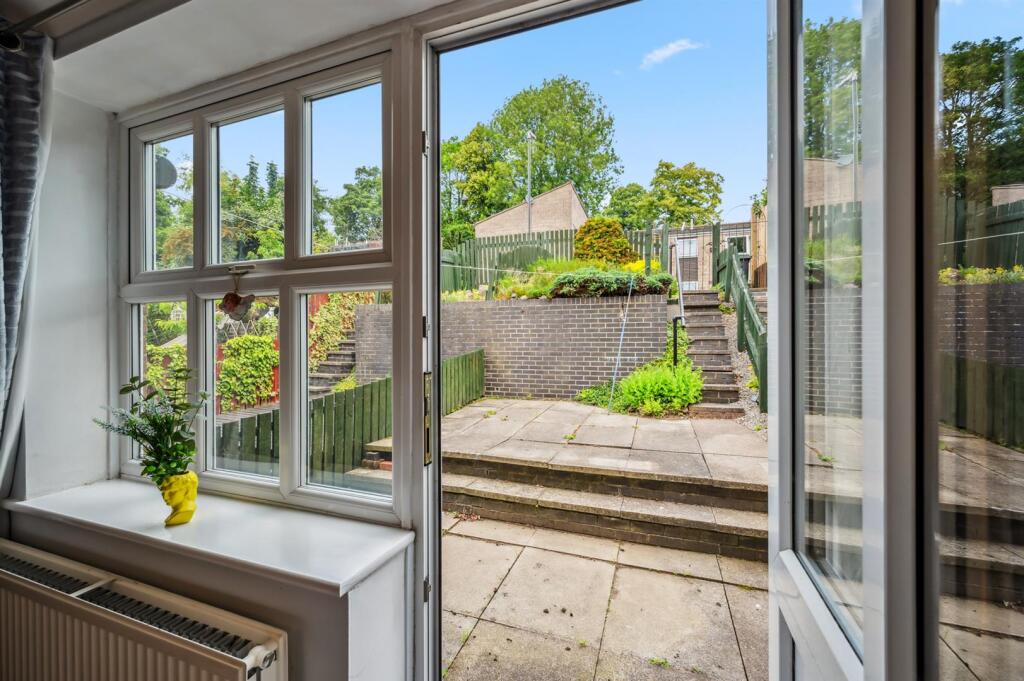 Garden from Lounge.jpg