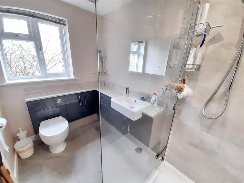 Second-floor ensuite