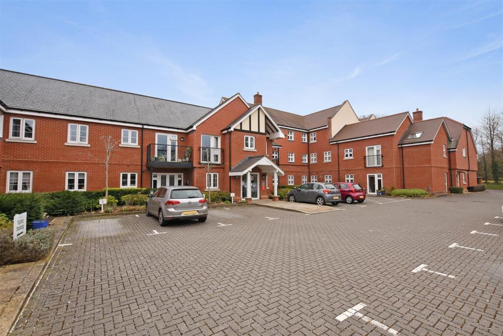 06-19bcGCMCS - 22 Mountbatten House - Exterior  -O