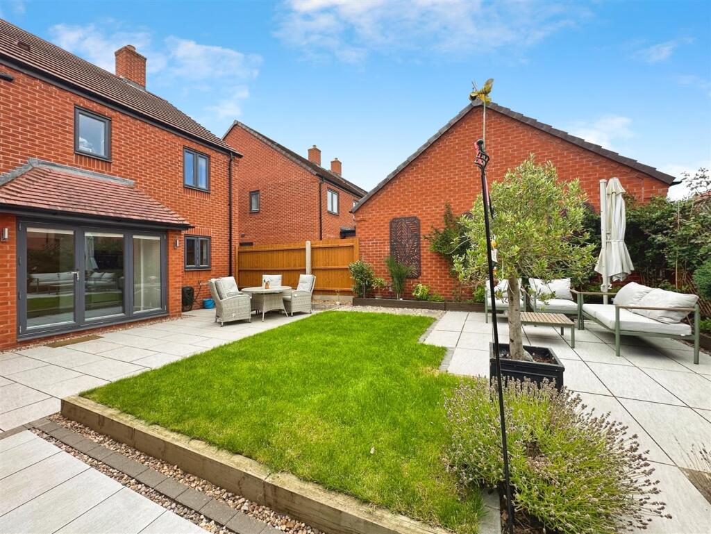 946fcbca--4A4B-B112-E744948261AA-58724-00001460409