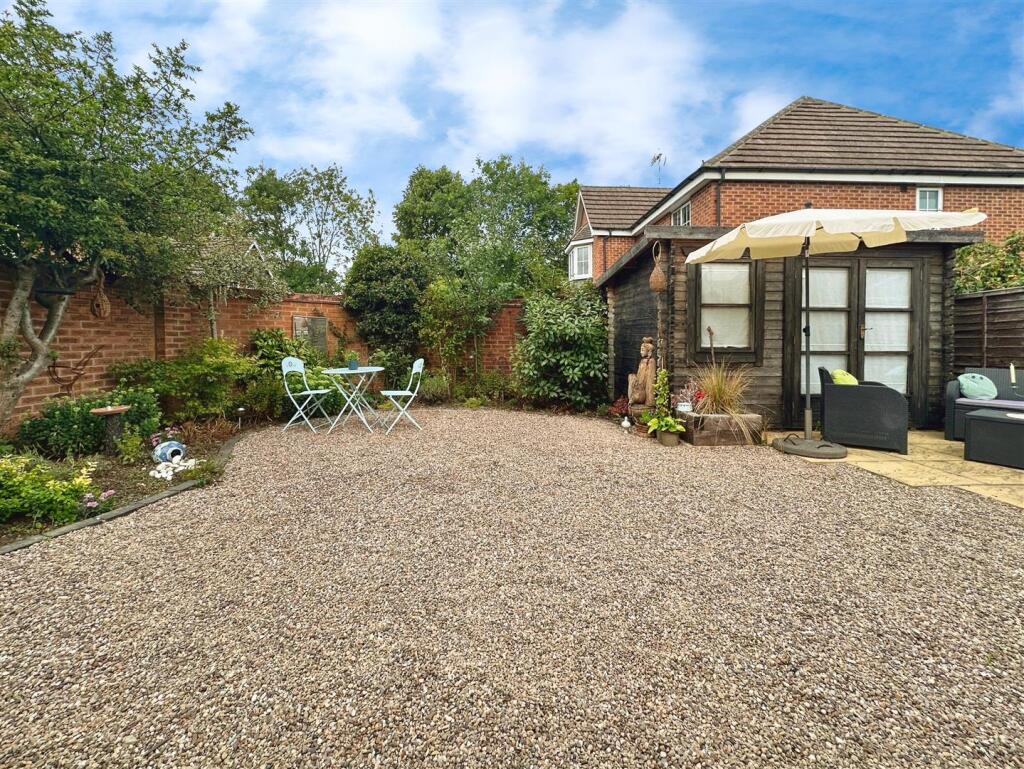 ba5a8ceb--4F11-9F3A-4153A6706FF5-46764-00000FEB772