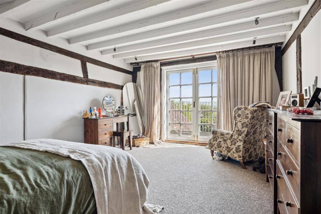 JS Castle Hill House BN7 1XN-29.jpg