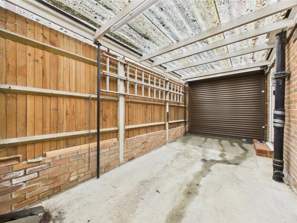 CAM02885G0-PR0388-STILL010.jpg
