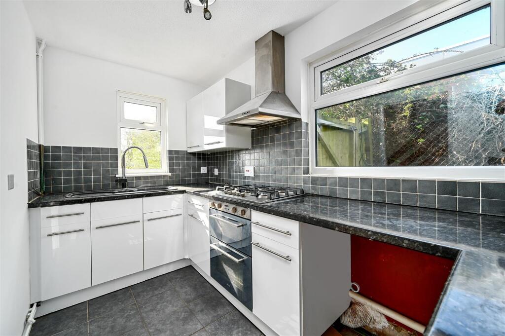 Hillcroft, Portslade, BN41 (10).jpg