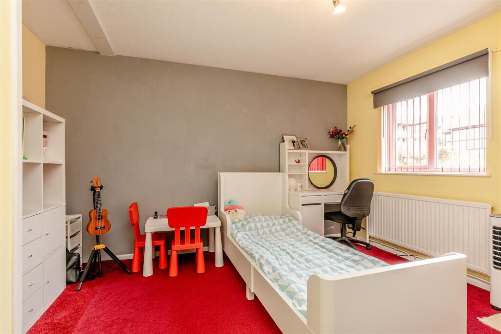Grasmere Close, Westbury on Trym Bed 2.jpg