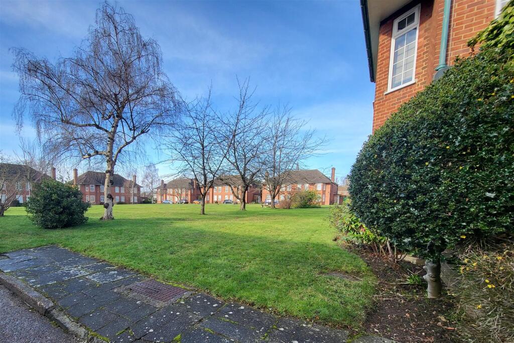 COMMUNAL GARDENS