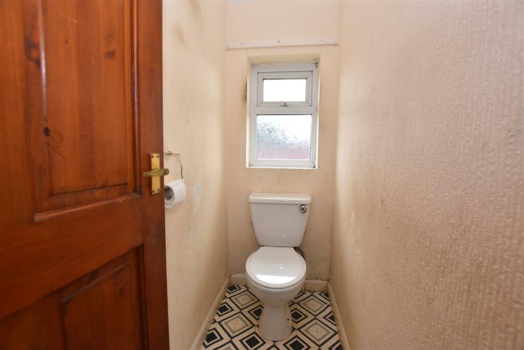 First Floor WC.JPG